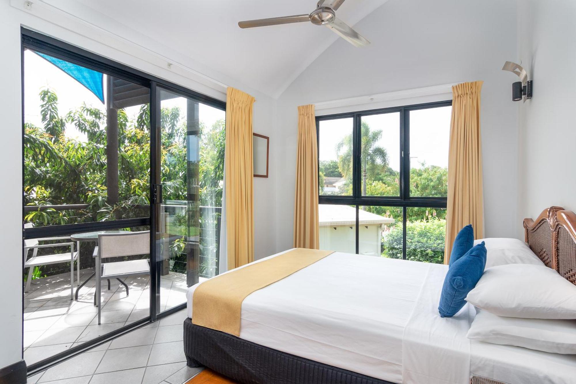 Dreamcatcher Beach-Side Apartments Port Douglas Esterno foto